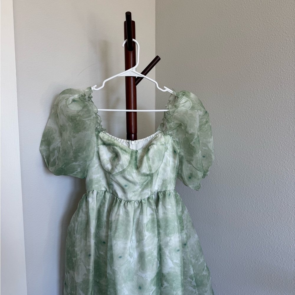 Like New, Size S, Puff Green Floral Dress